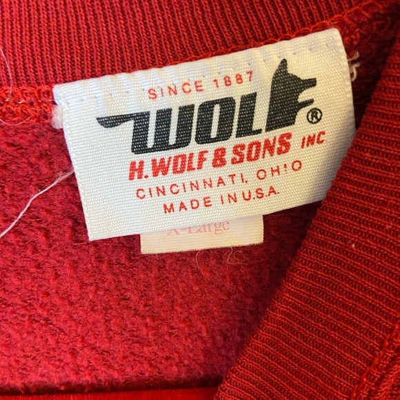 Vintage Wolf & Sons Red Beary Christmas Sweatshirt - Picture 12 of 14